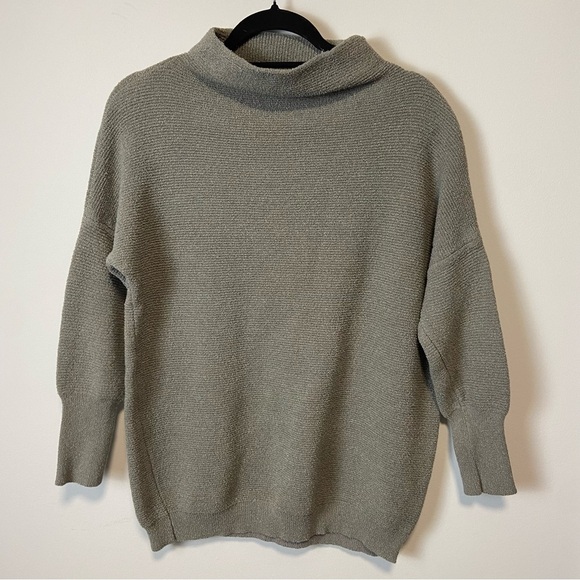 ⚪️ Devoted Ottoman Grey Ribbed Sweater - Picture 2 of 8